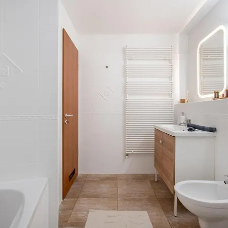 Spacious Rooftop With Parliament&danube View דירה *