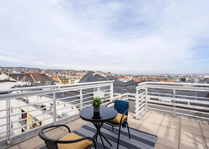 Spacious Rooftop With Parliament&danube View Apartman *