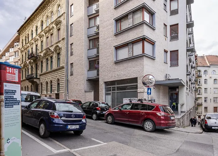 Daire Spacious Rooftop With Parliament&danube View *